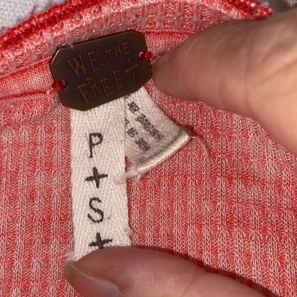 We The Free FP Kai Wm’s Sz Small Red Swingy Baby Doll Shape Henley Thermal Top - Picture 5 of 7